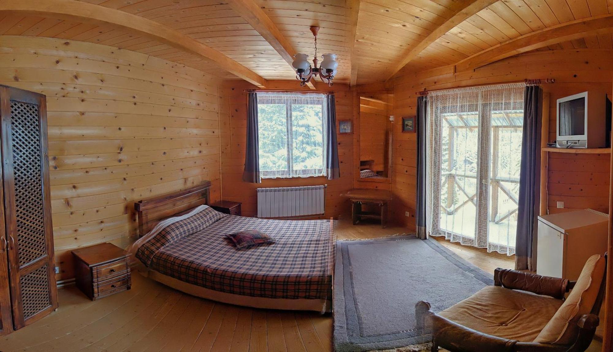 12 Months Estate Guest House Myslovka ภายนอก รูปภาพ