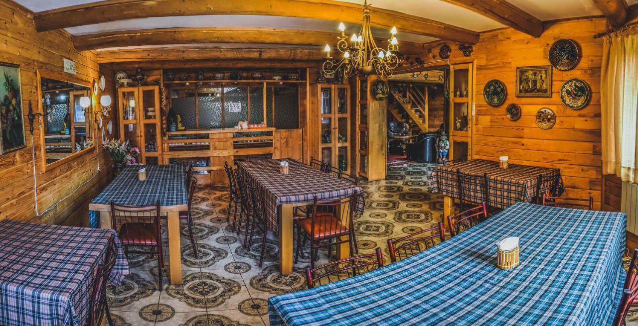 12 Months Estate Guest House Myslovka ภายนอก รูปภาพ