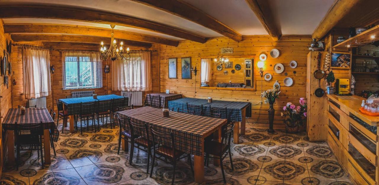 12 Months Estate Guest House Myslovka ภายนอก รูปภาพ