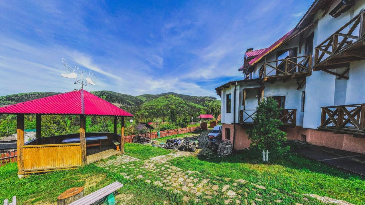 12 Months Estate Guest House Myslovka ภายนอก รูปภาพ