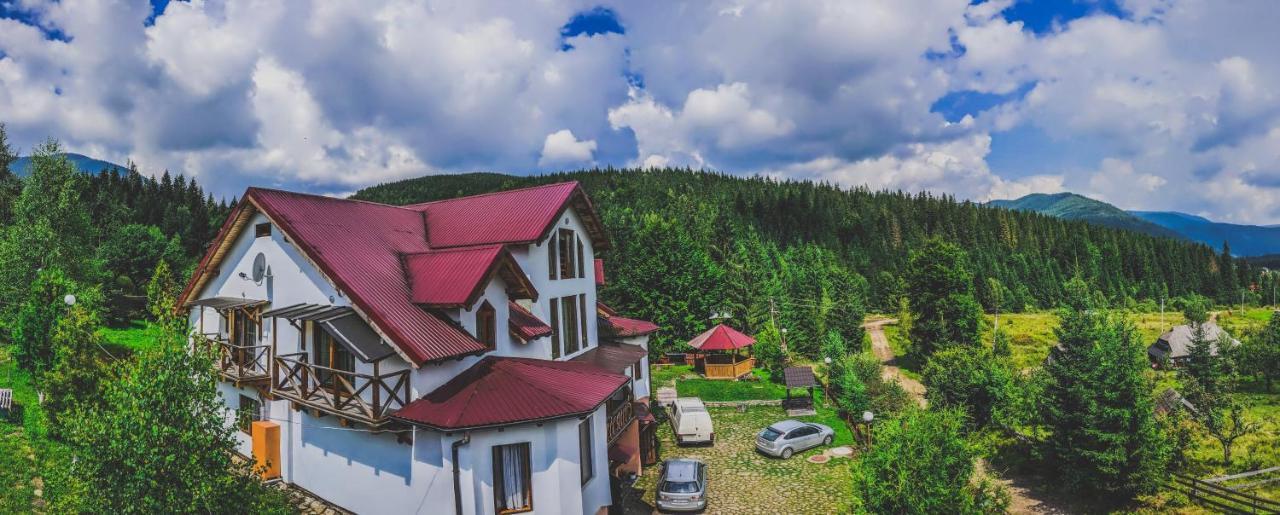 12 Months Estate Guest House Myslovka ภายนอก รูปภาพ