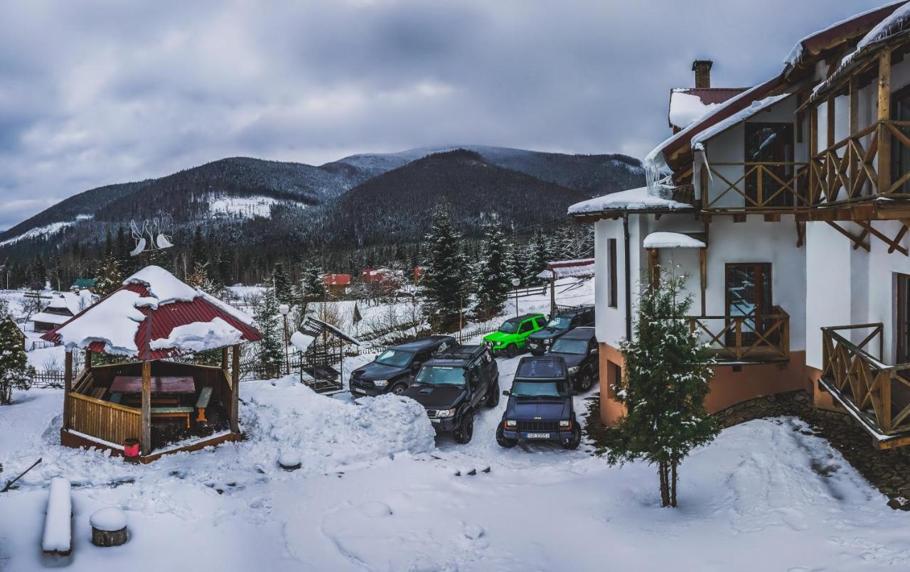 12 Months Estate Guest House Myslovka ภายนอก รูปภาพ