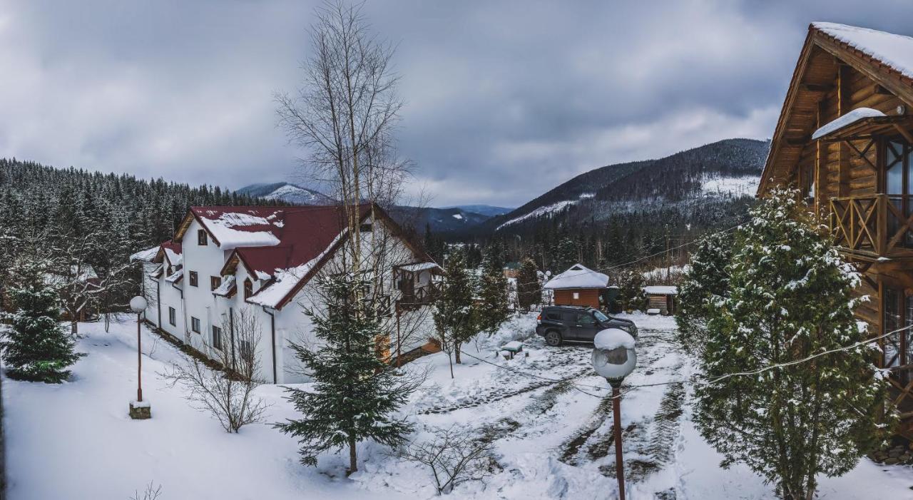 12 Months Estate Guest House Myslovka ภายนอก รูปภาพ