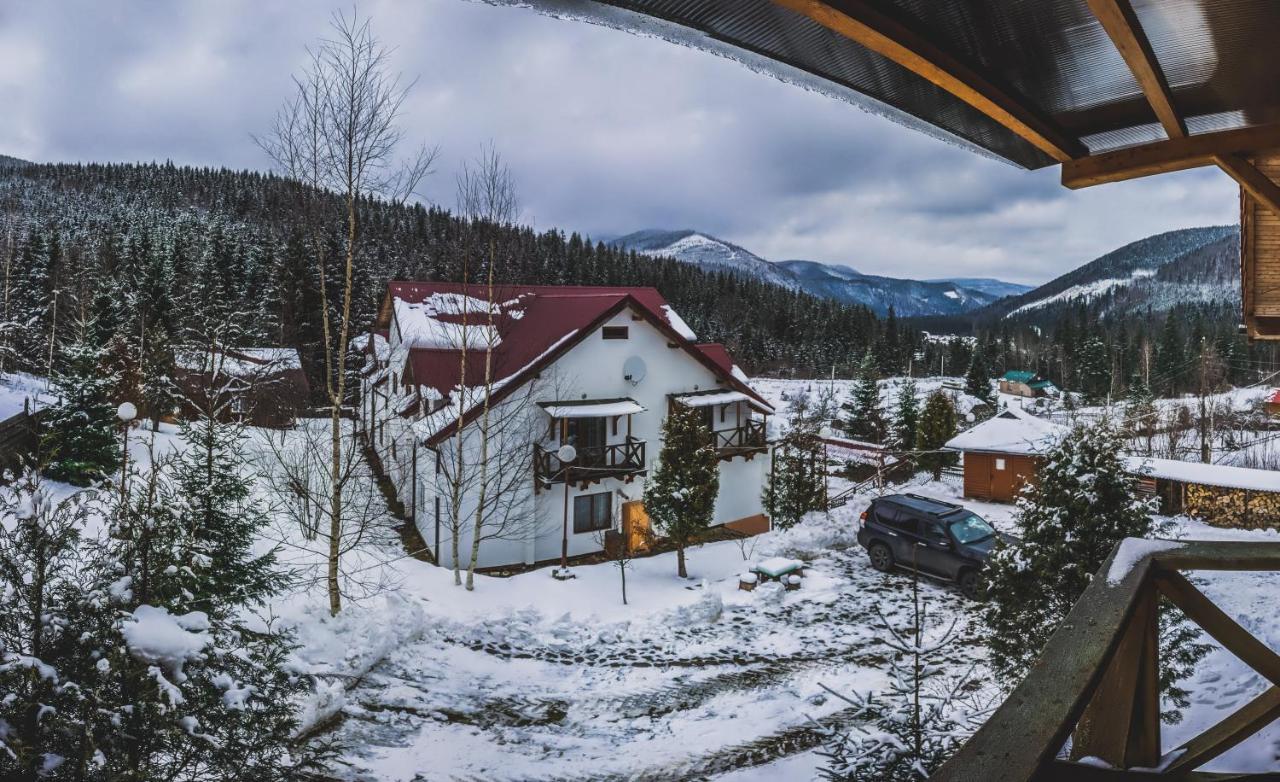 12 Months Estate Guest House Myslovka ภายนอก รูปภาพ