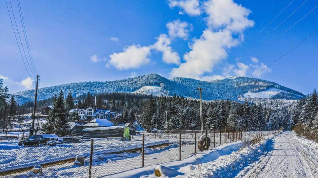 12 Months Estate Guest House Myslovka ภายนอก รูปภาพ