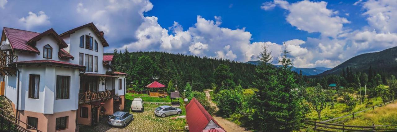 12 Months Estate Guest House Myslovka ภายนอก รูปภาพ