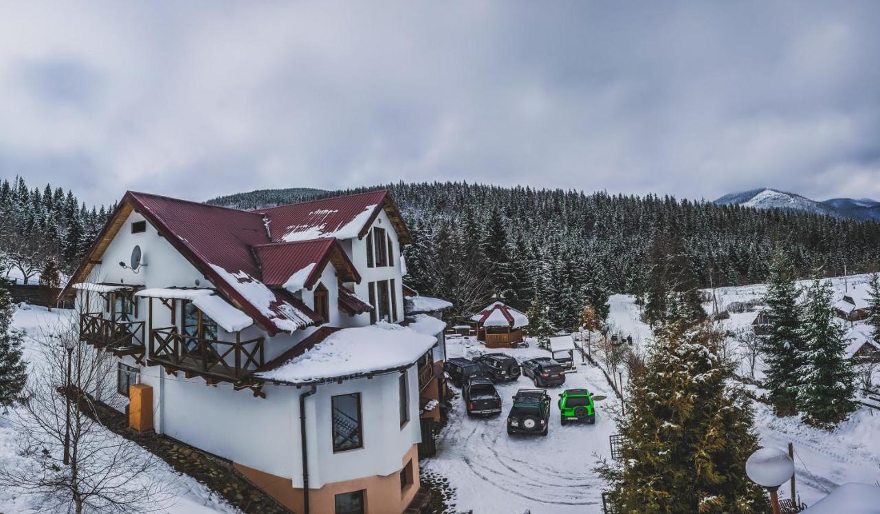 12 Months Estate Guest House Myslovka ภายนอก รูปภาพ