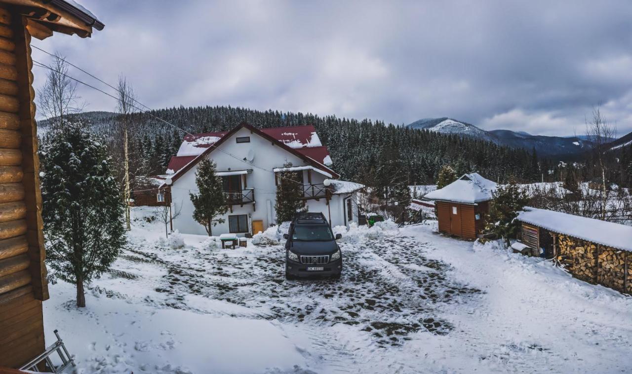 12 Months Estate Guest House Myslovka ภายนอก รูปภาพ